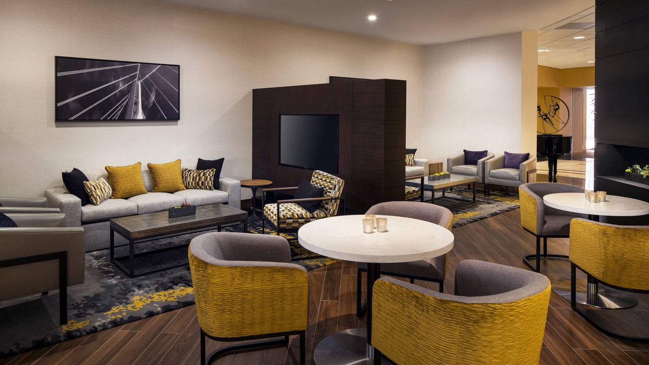 Photo of Livingroom in Downtown Oakland