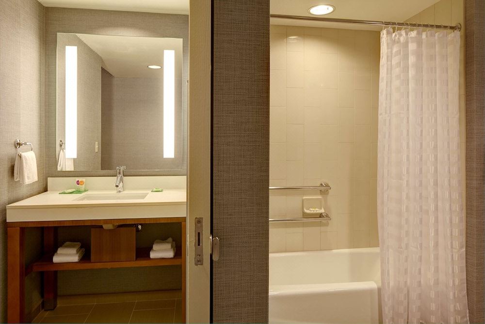 Photo of Bathroom in Raisin