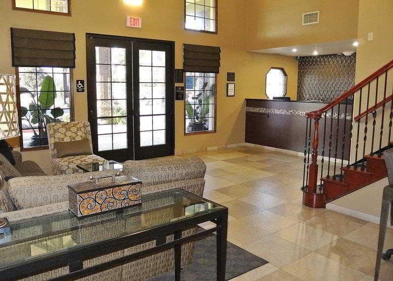 Photo of Livingroom in Tulare