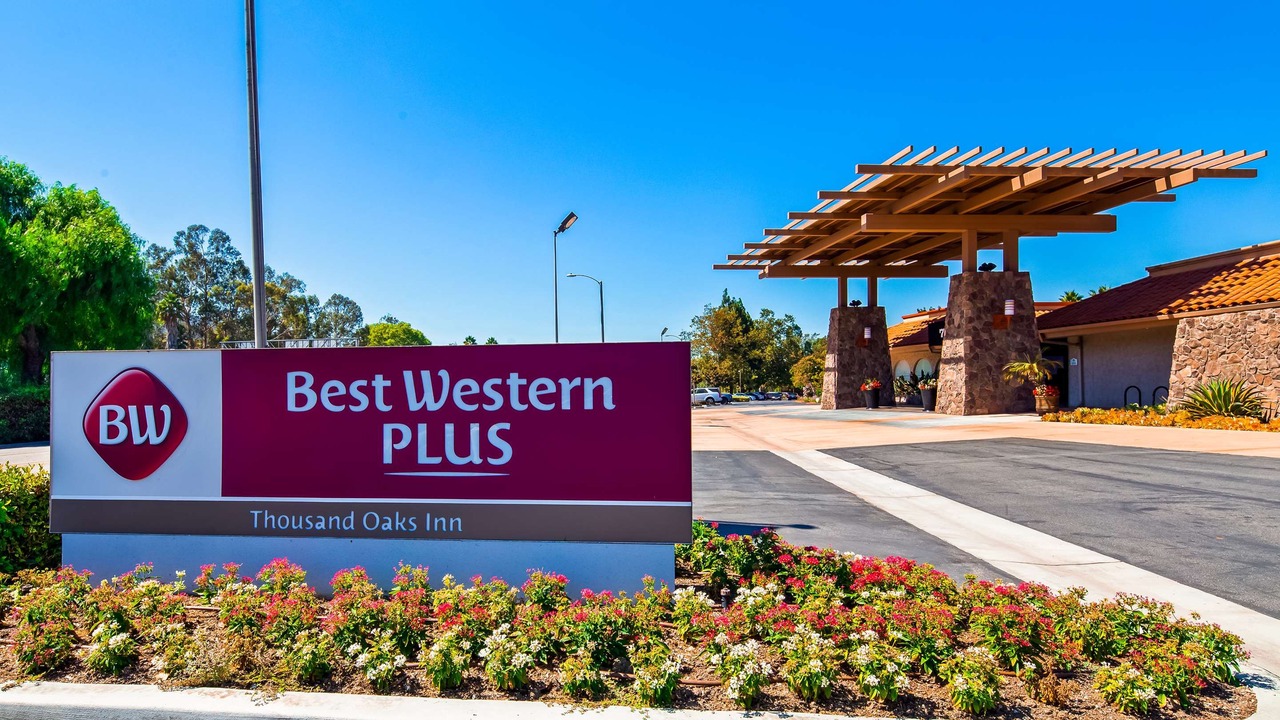 Photo of Buildings in Thousand Oaks