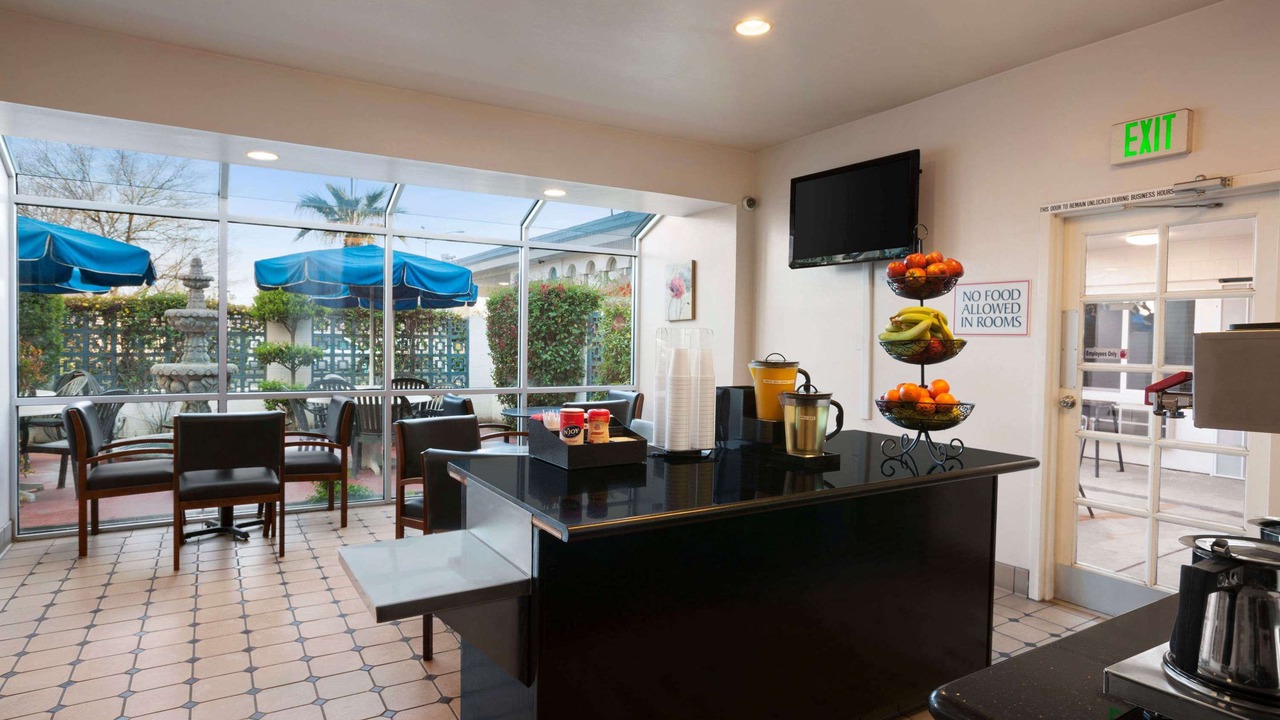 Photo of Livingroom in Oleander - Sunset