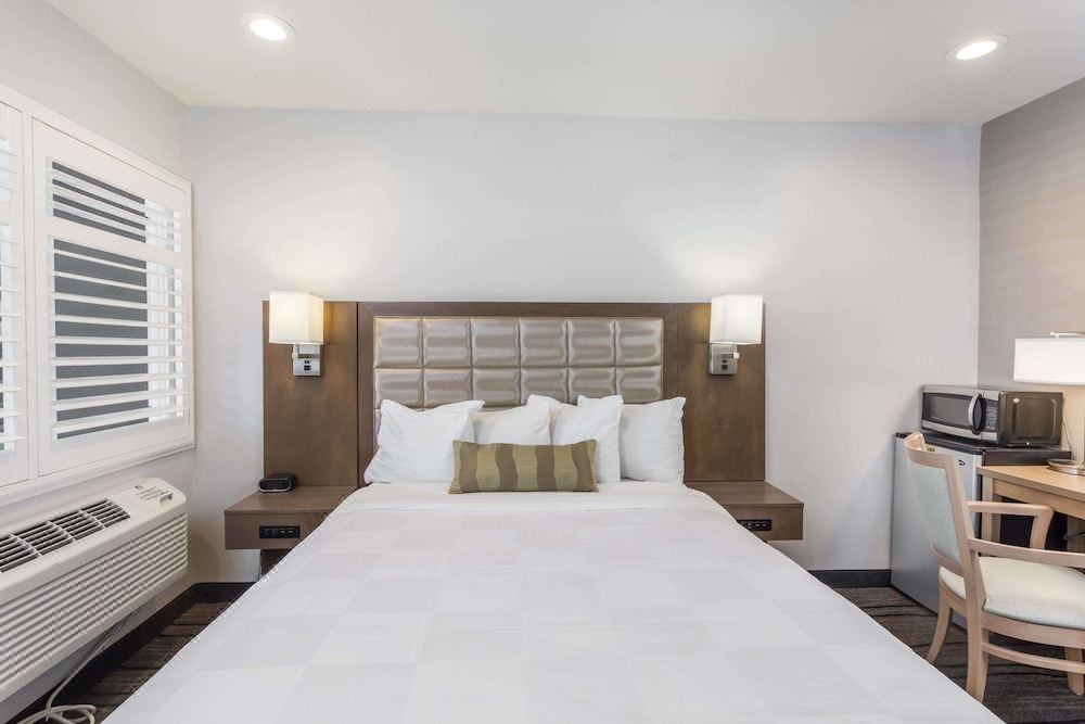 Photo of Bedroom in Central Berkeley