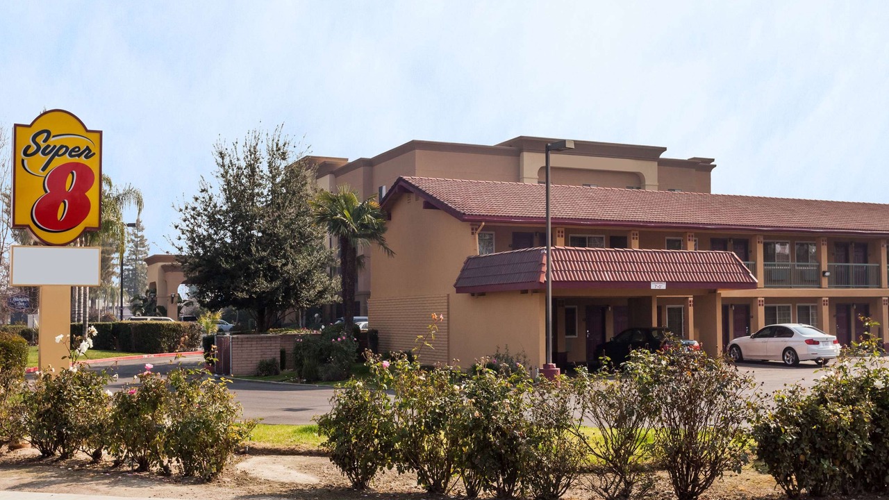 Photo of Buildings in Visalia