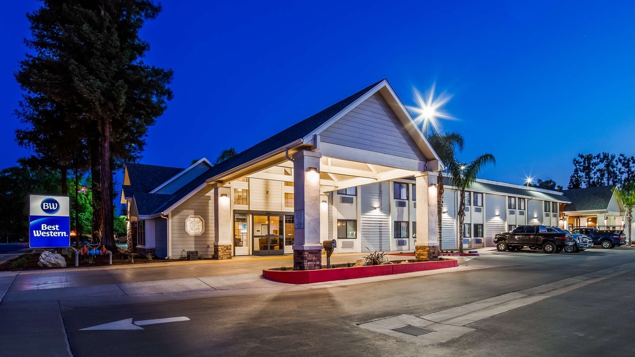 Photo of Buildings in Tulare