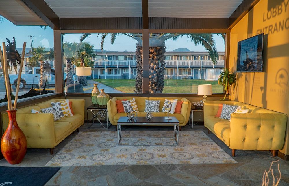 Photo of Livingroom in San Simeon