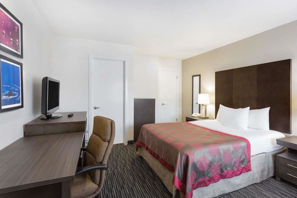 Photo of Bedroom in North Fremont Street