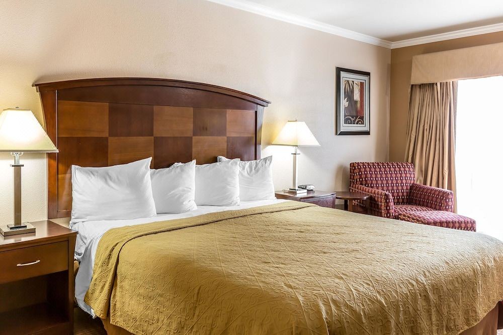 Photo of Bedroom in San Simeon