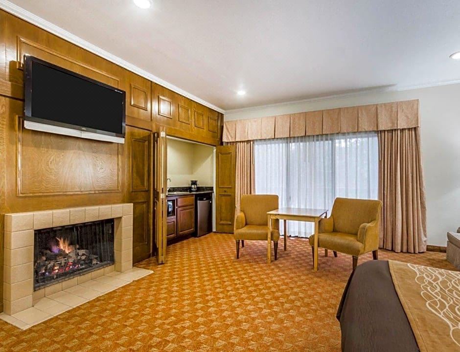 Photo of Livingroom in Monterey