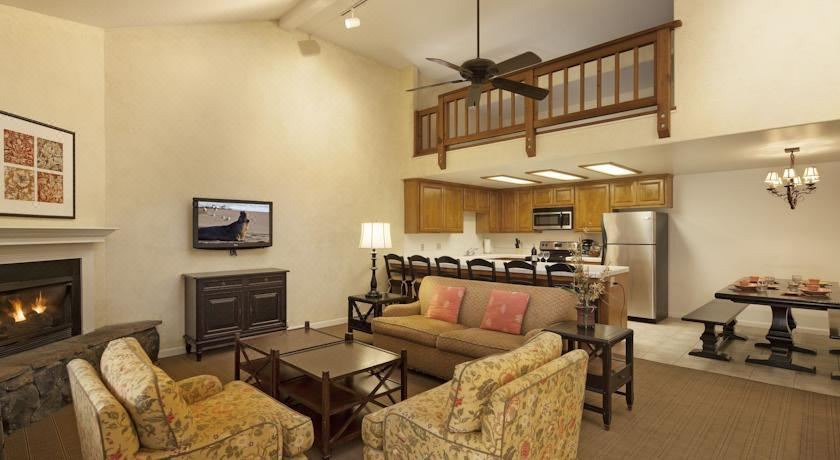 Photo of Livingroom in San Simeon