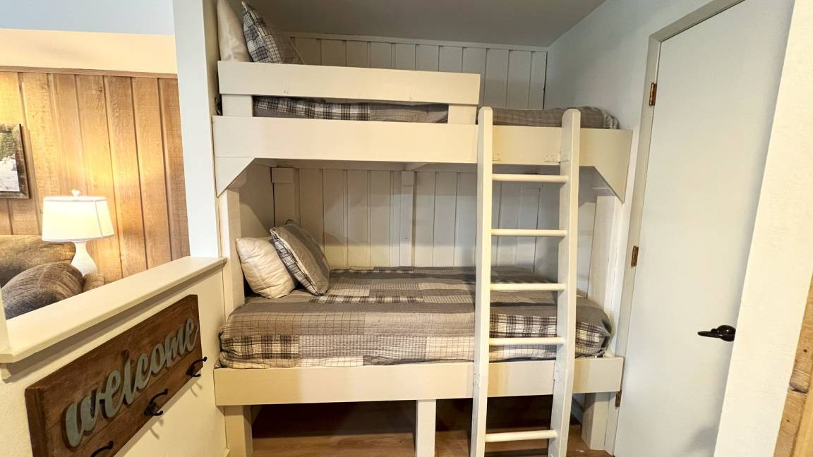 Photo of Bedroom in Mammoth Lakes