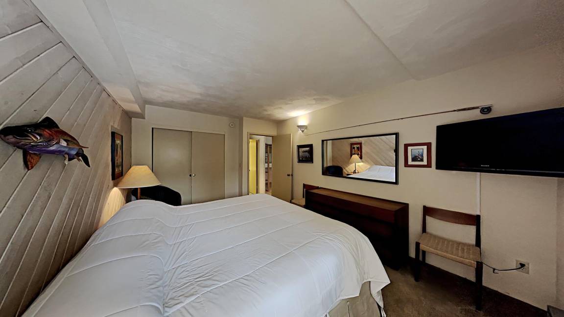 Photo of Bedroom in Mammoth Lakes