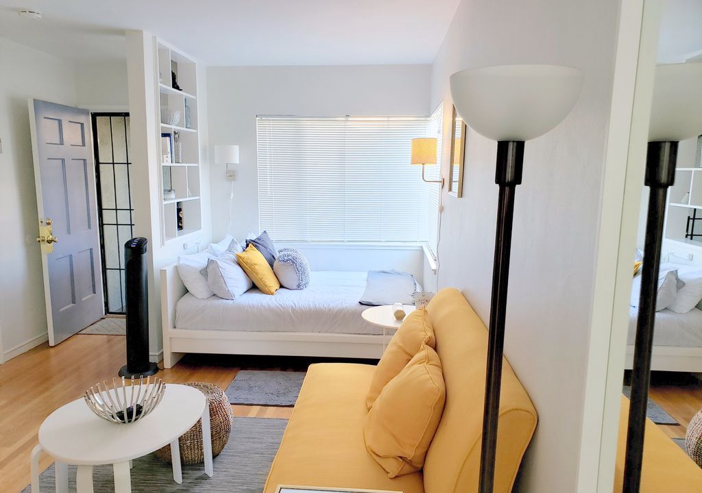 Photo of Livingroom in Cleveland Heights