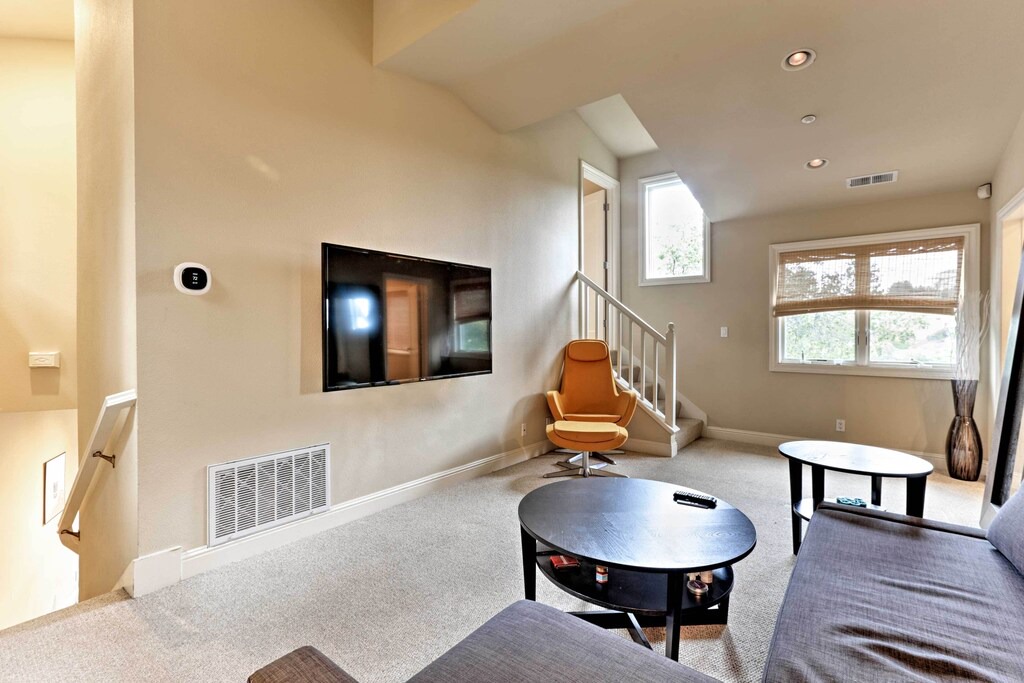 Photo of Livingroom in San Carlos