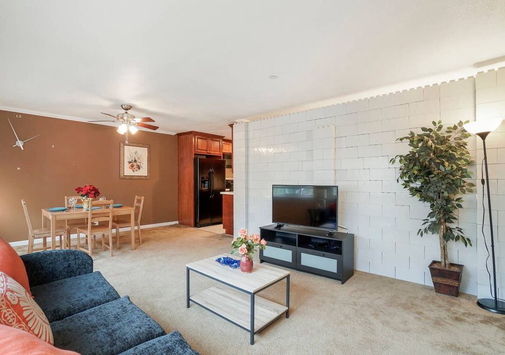 Photo of Livingroom in San Bruno