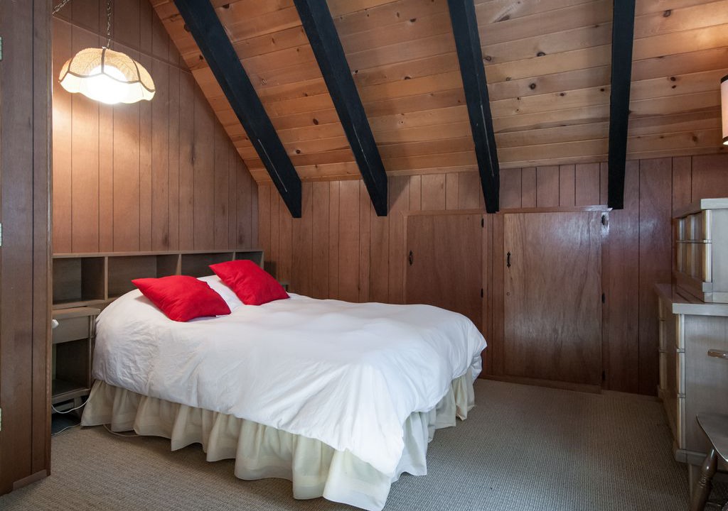 Photo of Bedroom in Homewood