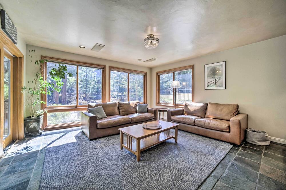 Photo of Livingroom in Galena Forest Estates