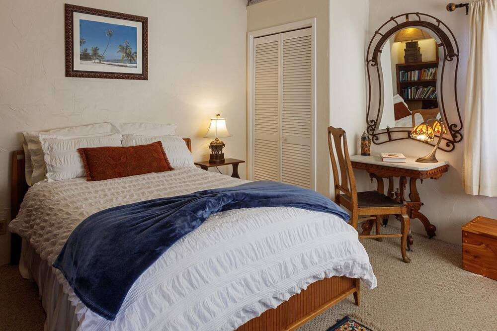 Photo of Bedroom in Carmel Valley
