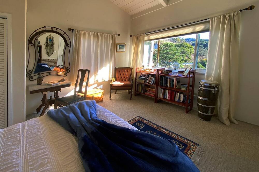 Photo of Bedroom in Carmel Valley
