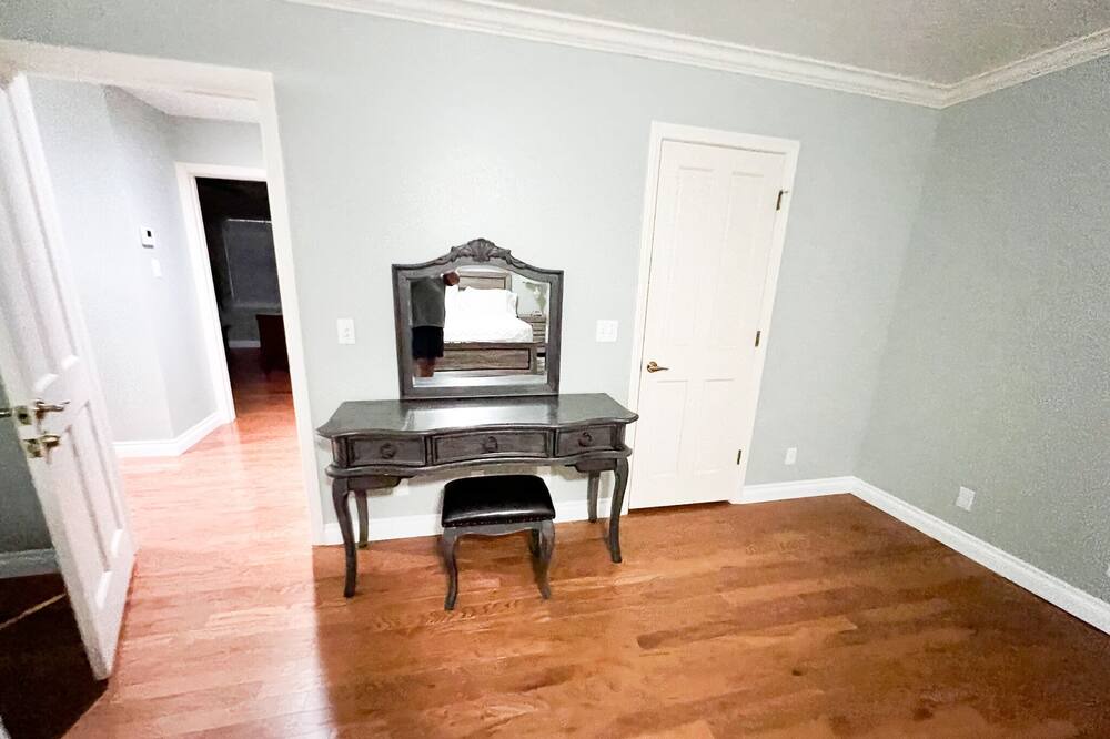 Photo of Livingroom in Lancaster