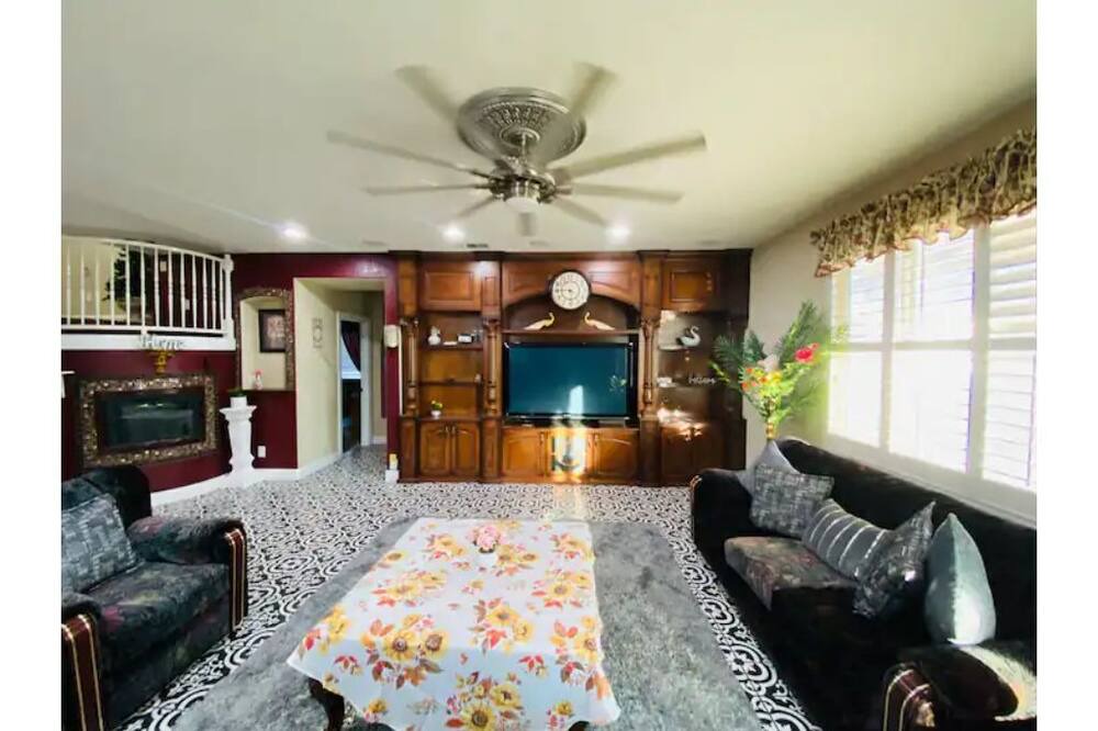 Photo of Livingroom in Atwater