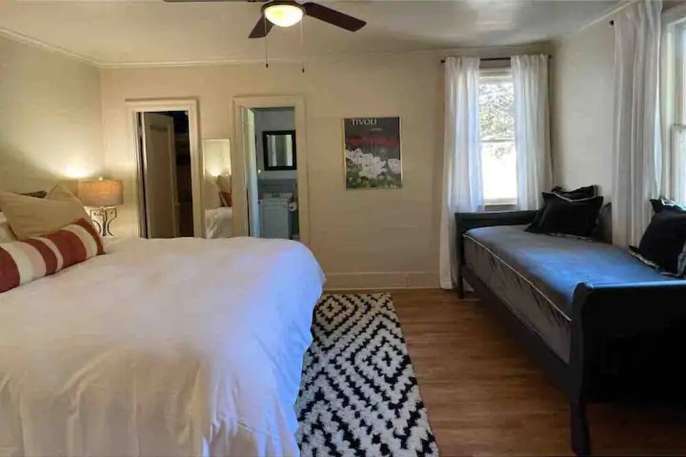 Photo of Bedroom in Salinas