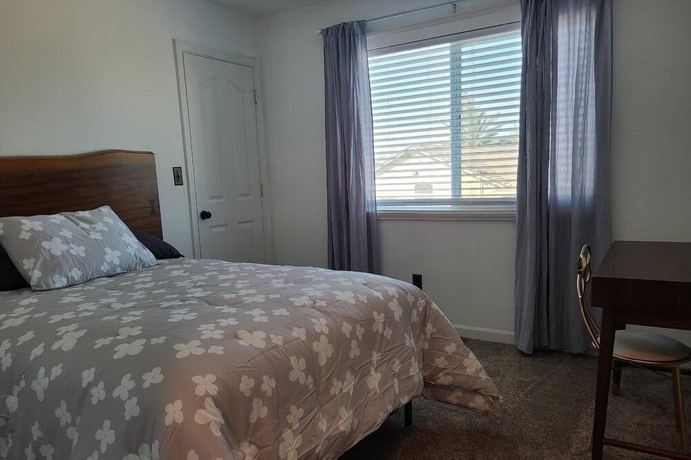 Photo of Bedroom in Modesto