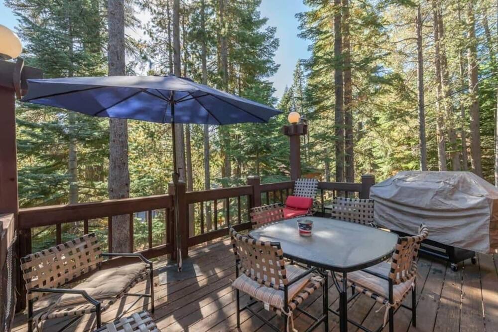 Photo of Patio Balcony in Chamberlands