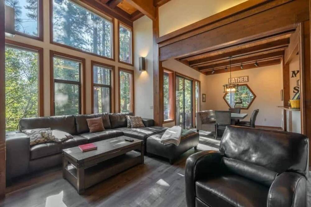Photo of Livingroom in Chamberlands