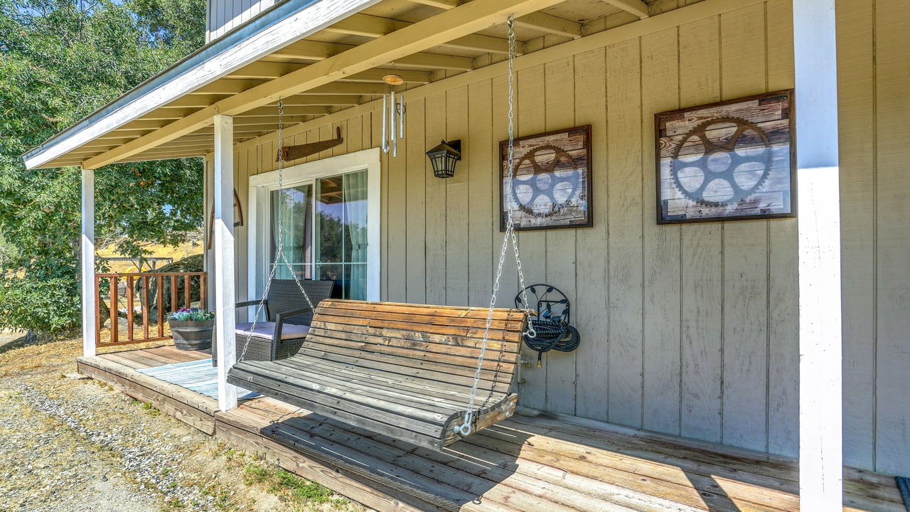 Photo of Patio Balcony in Yosemite Lakes