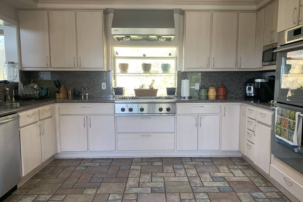 Photo of Kitchen in Loyola