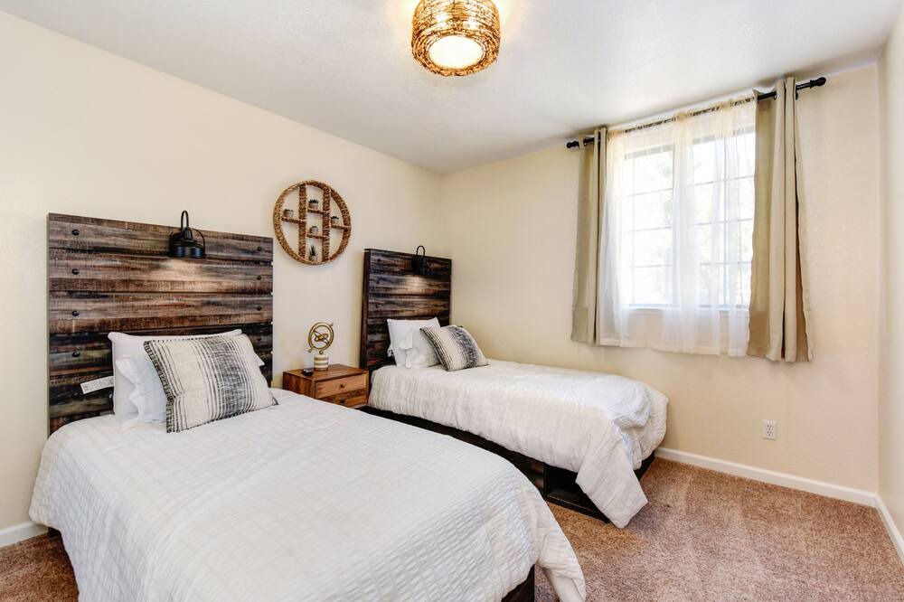 Photo of Bedroom in Orangevale