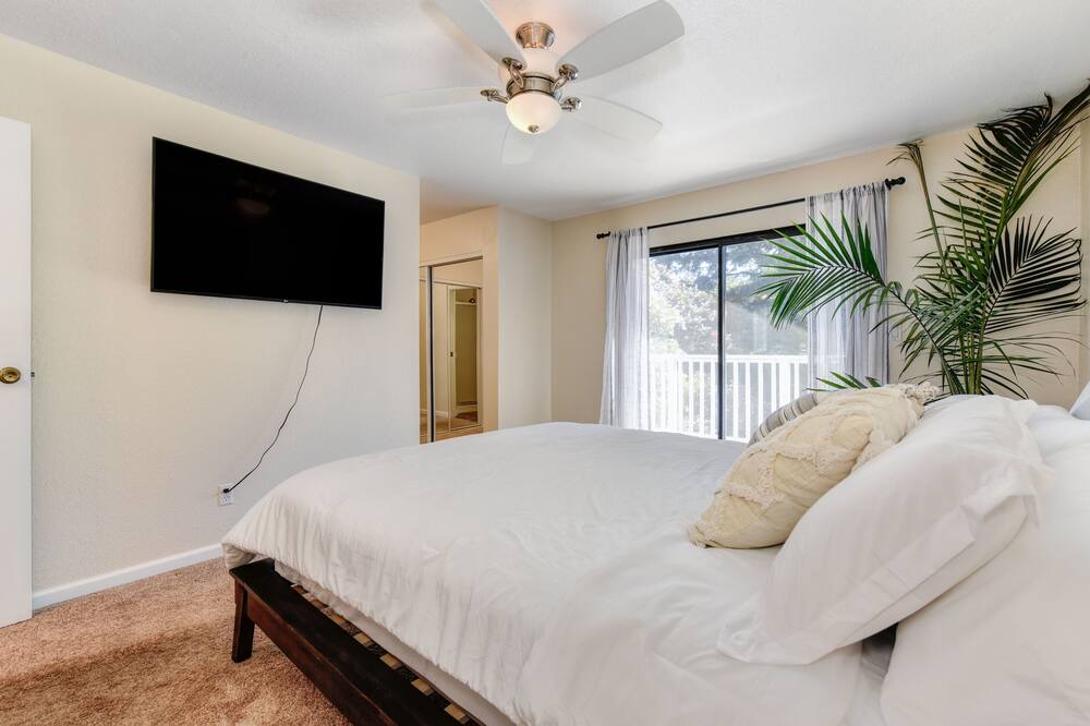 Photo of Bedroom in Orangevale