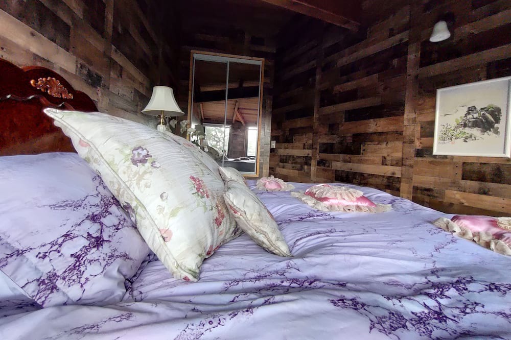 Photo of Bedroom in Los Gatos