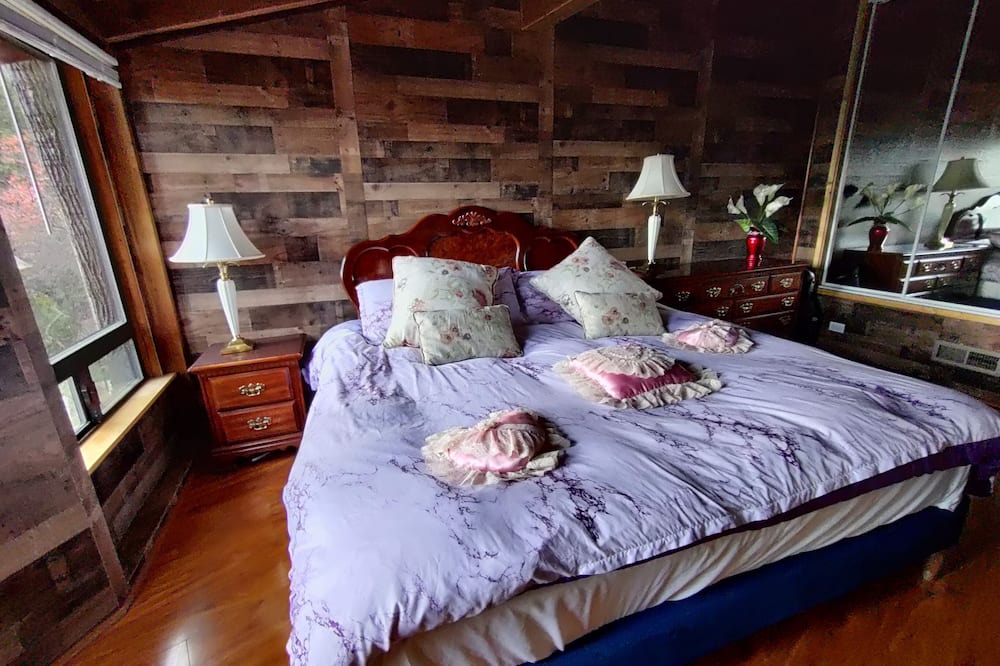 Photo of Bedroom in Los Gatos