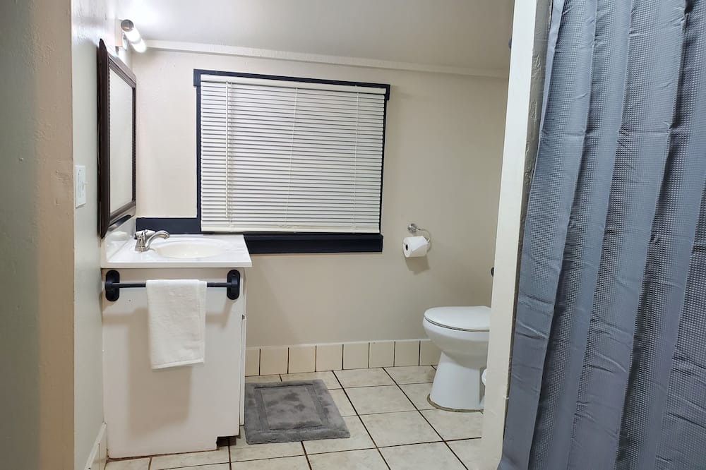 Photo of Bathroom in Apple Hill