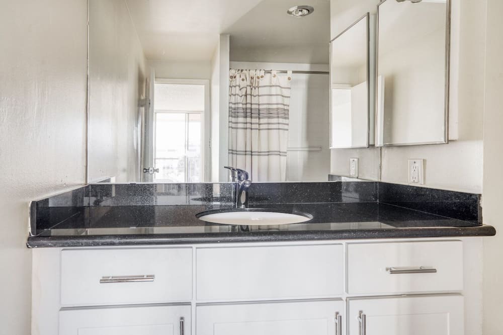Photo of Bathroom in Central San Mateo
