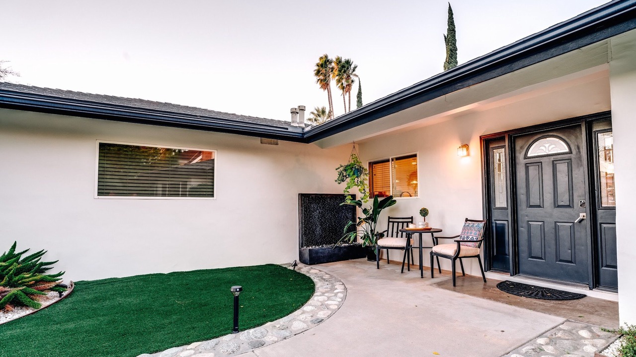 Photo of Outdoor in Canoga Park