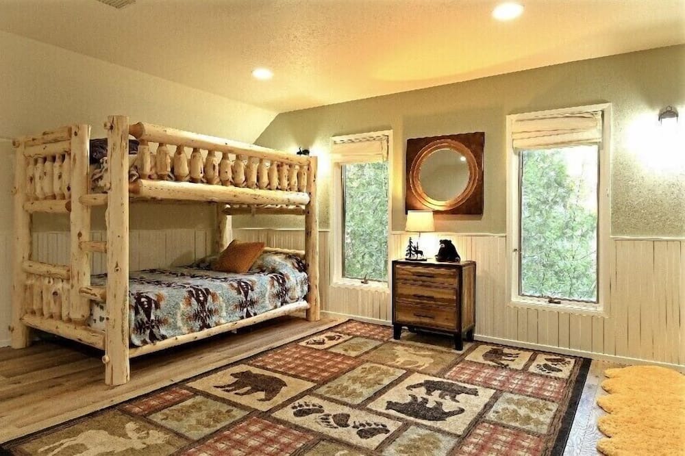 Photo of Bedroom in Coarsegold