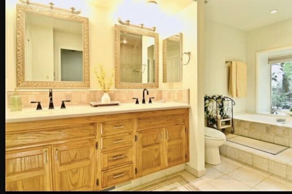 Photo of Bathroom in Coarsegold