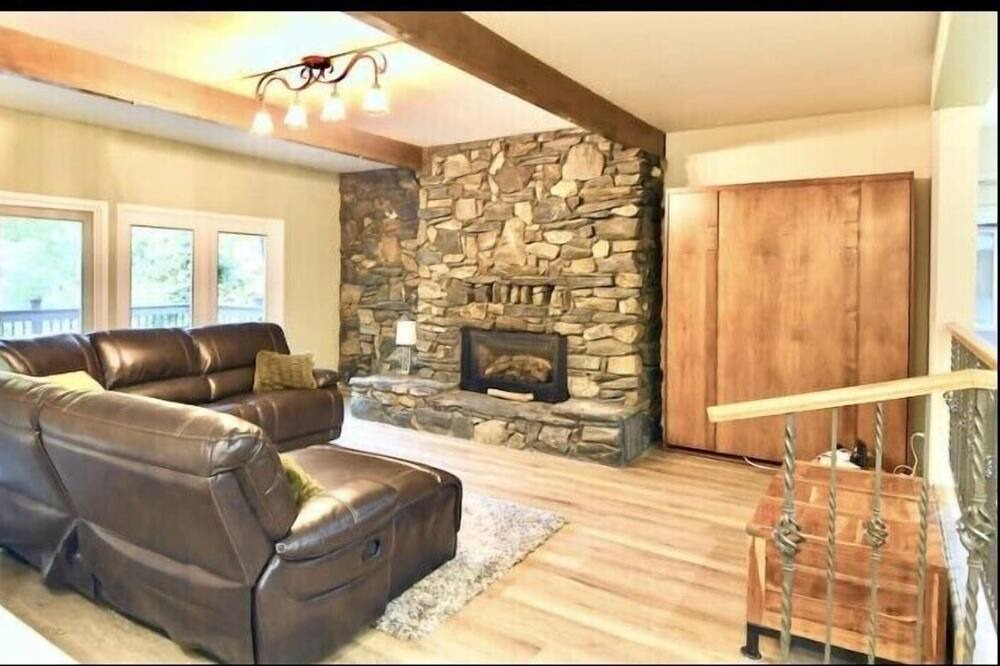 Photo of Livingroom in Coarsegold