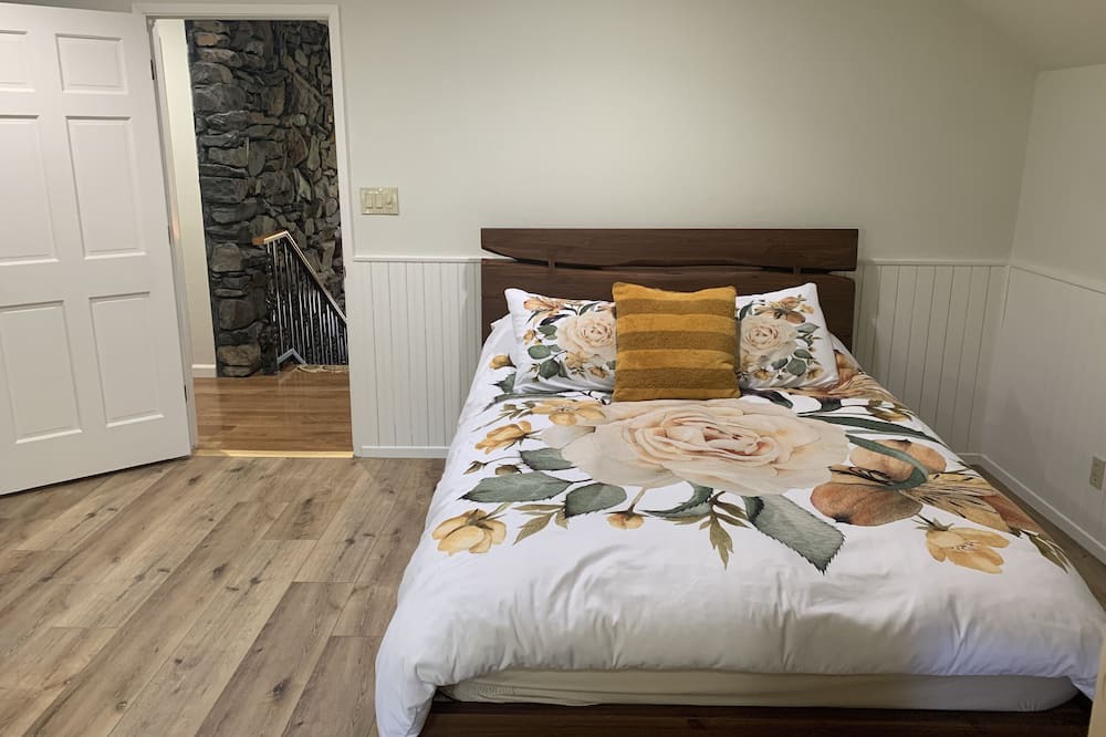 Photo of Bedroom in Coarsegold