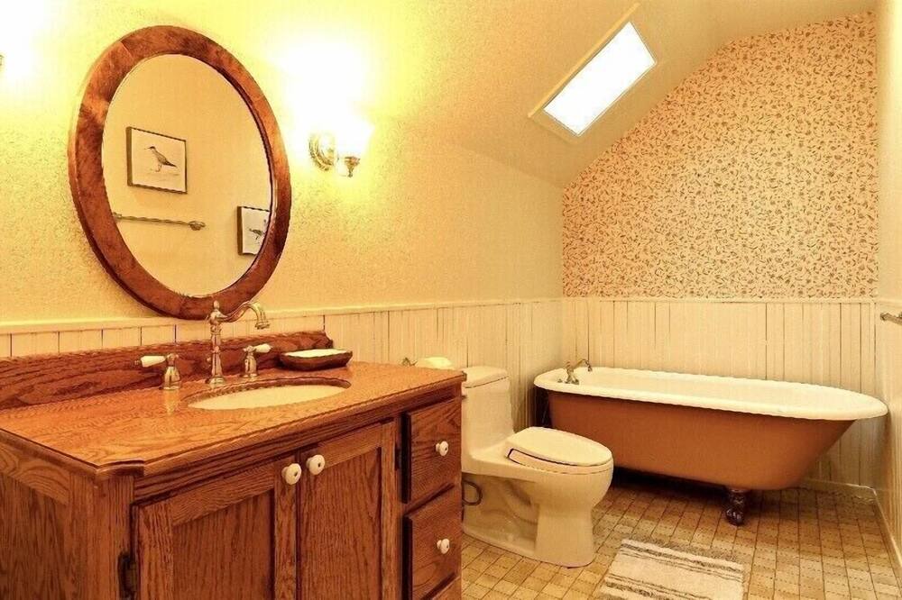 Photo of Bathroom in Coarsegold