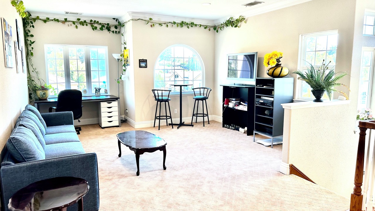 Photo of Livingroom in Fairview