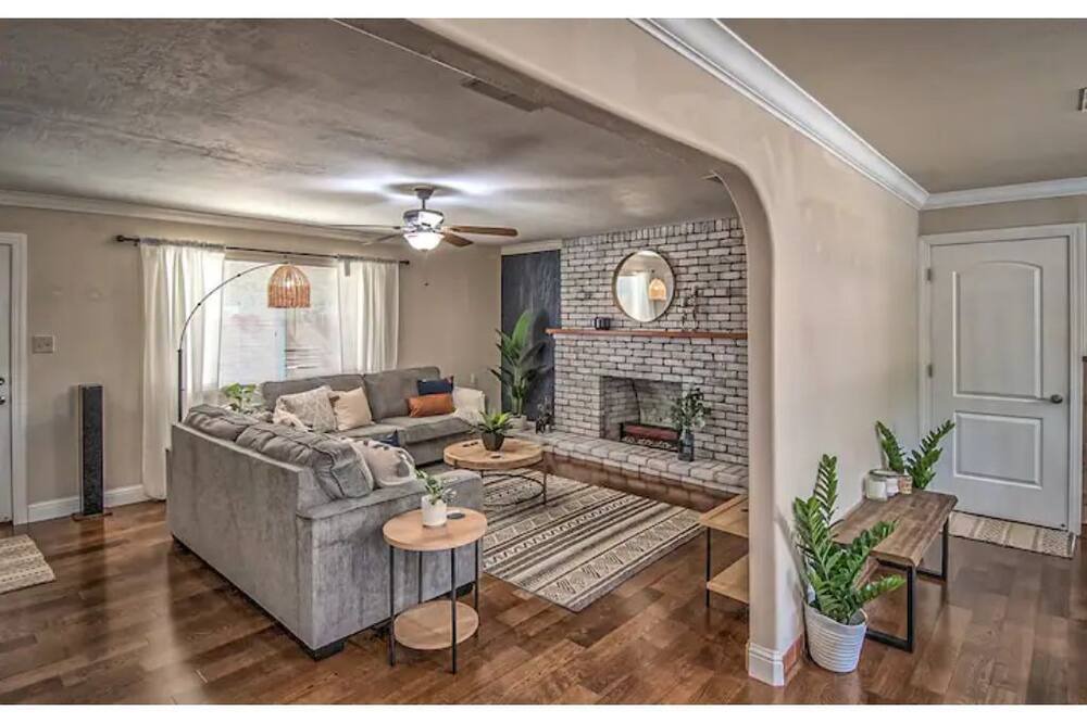 Photo of Livingroom in Redding