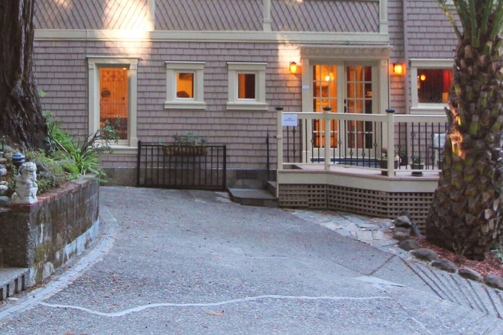 Photo of Outdoor in Mill Valley