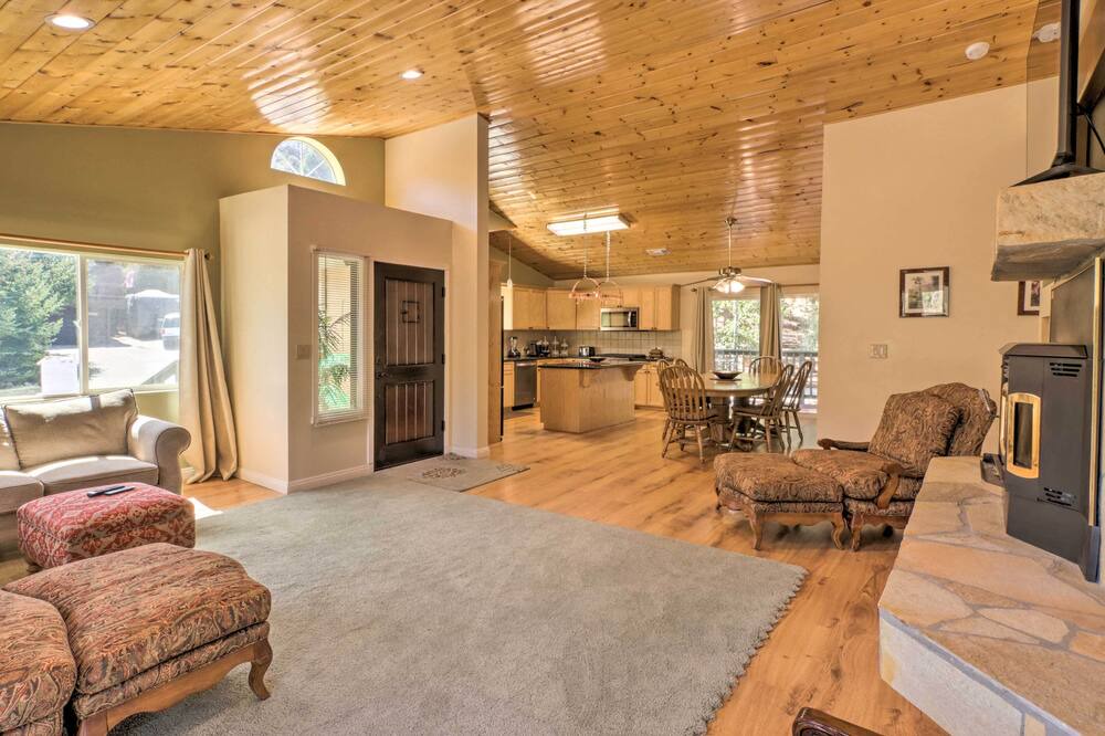 Photo of Livingroom in Frazier Park