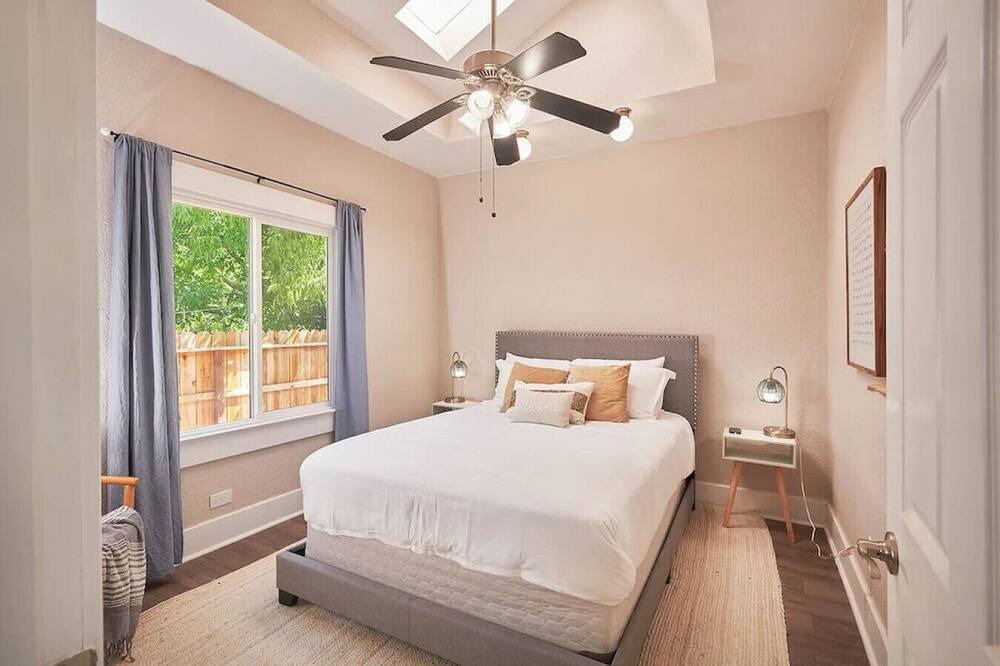 Photo of Bedroom in Tower District