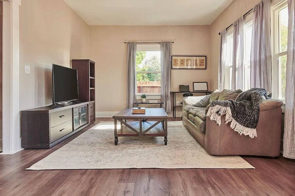 Photo of Bedroom in Tower District