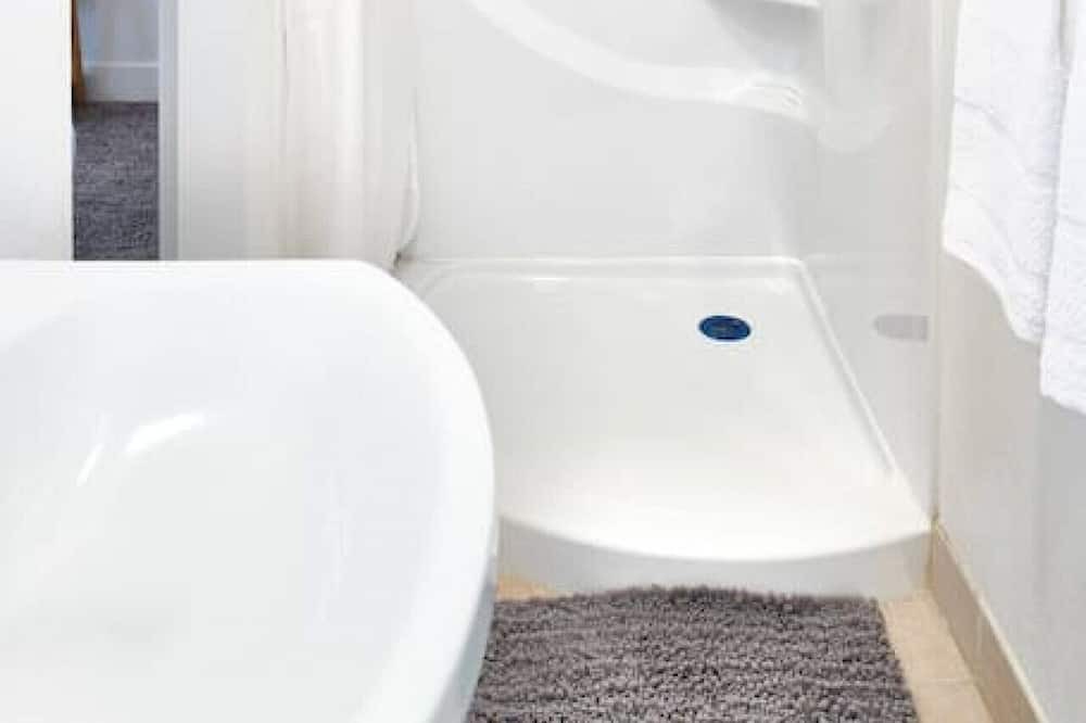 Photo of Bathroom in Tower District