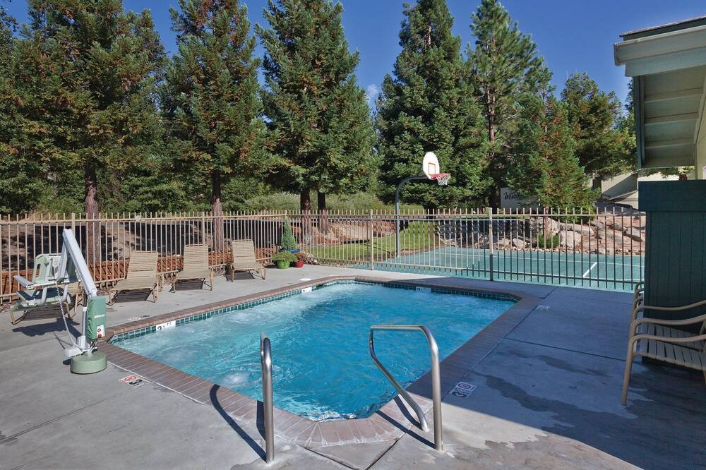 Photo of Outdoor in Bass Lake